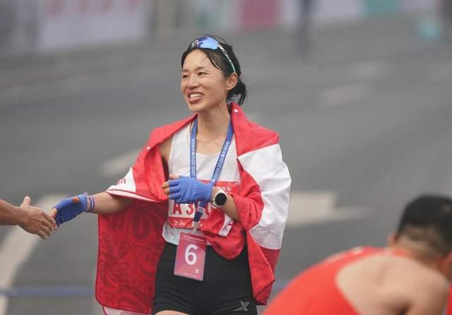  从报名时间线到流量博弈：朱卿追击张水华事件的深层逻辑 体育新闻