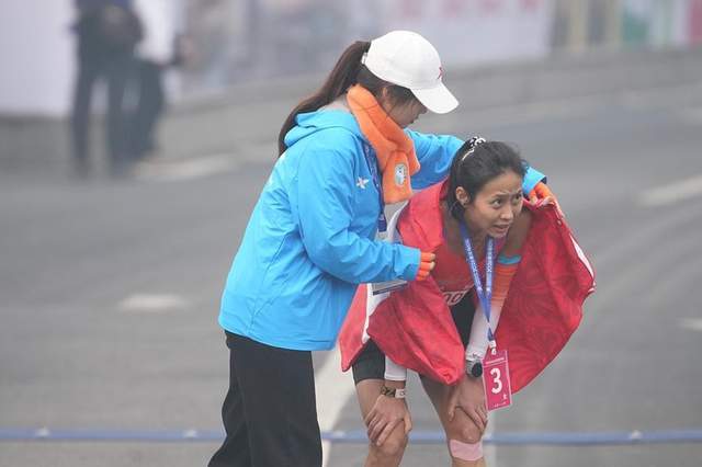  从报名时间线到流量博弈：朱卿追击张水华事件的深层逻辑 体育新闻