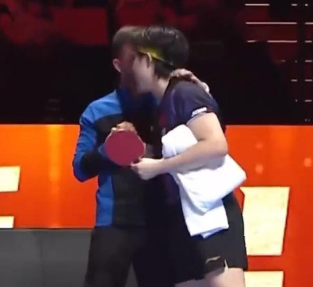  那个撑墙喘气的年轻人，让无数人在深夜里红了眼眶 情感心理