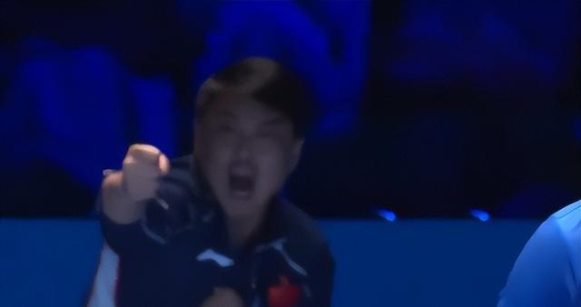  那个撑墙喘气的年轻人，让无数人在深夜里红了眼眶 情感心理