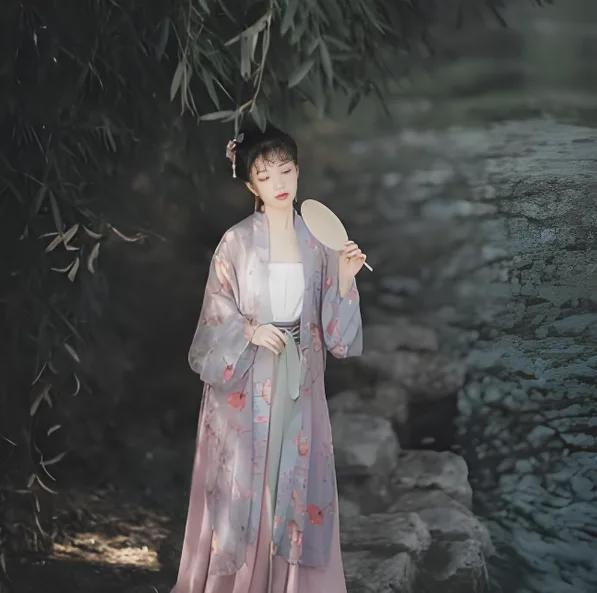  唐寅这首词的艺术密码：数字叠字如何撬动千年相思 文化旅游