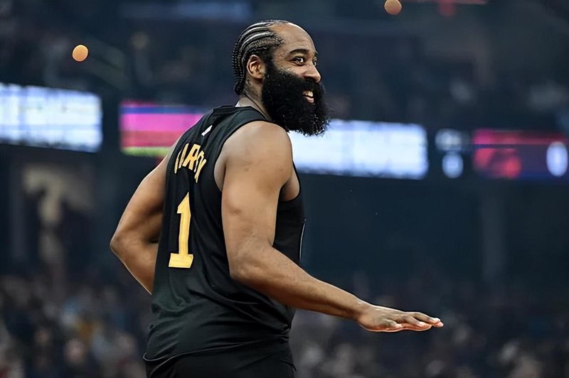  【深度复盘】126-113背后的战术密码：骑士开门红的技术内核 体育新闻