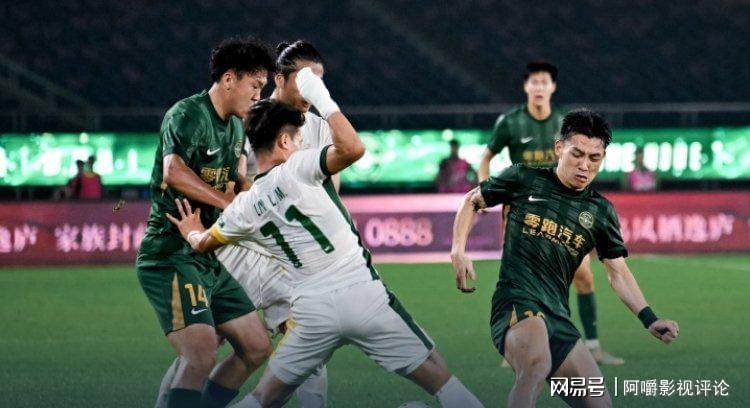  蓉城铁骑的不败密码：战术体系与球员成长的双重突破 体育新闻