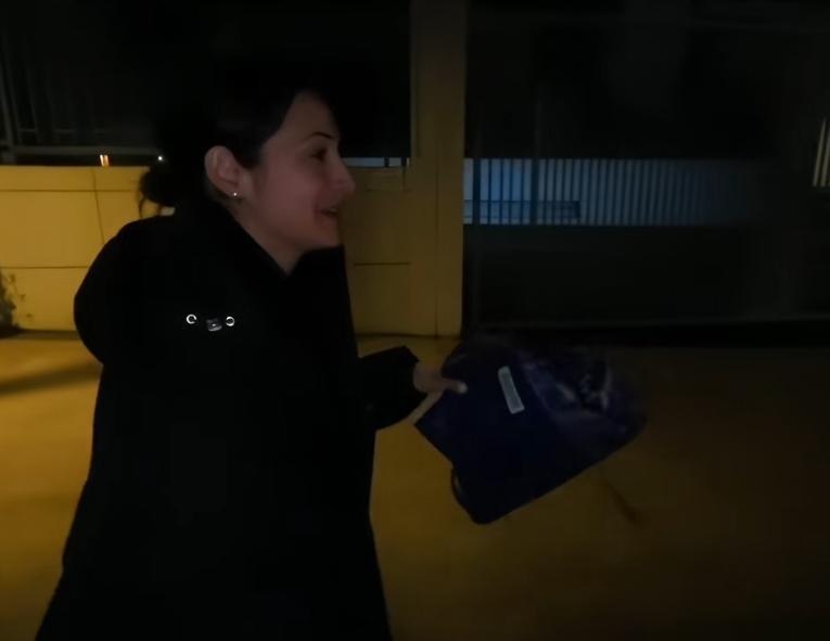  技术架构与社会治理的交汇：深夜快递自提系统运行机制深度解析 新闻