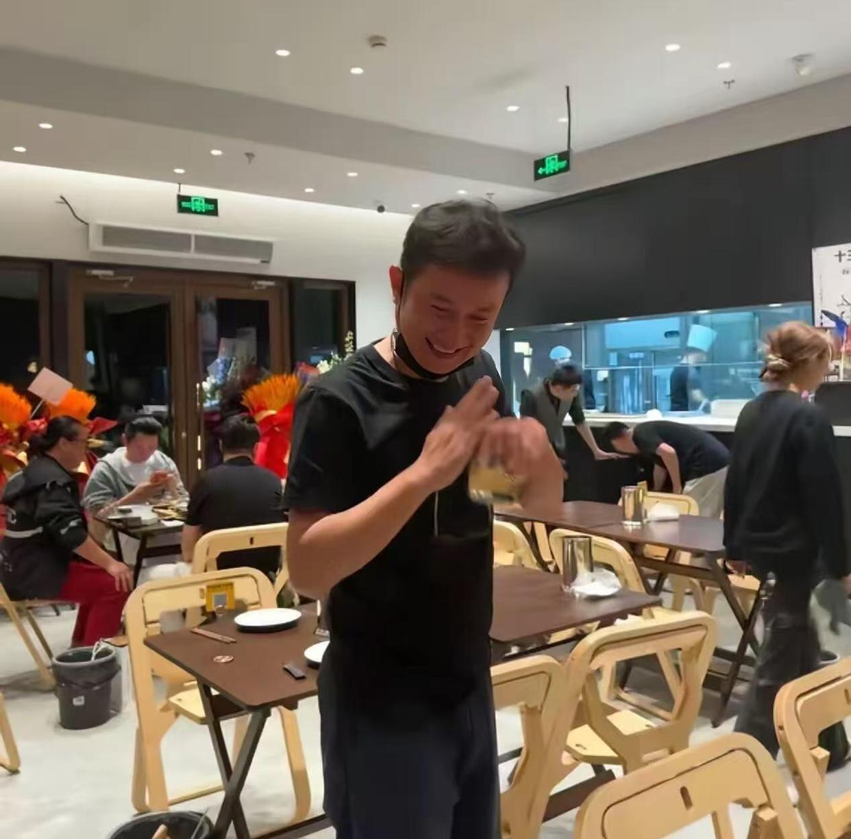  那枚戒指背后的温度：一个41岁男人重新出发的故事 娱乐新闻